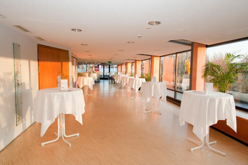Württemberg-Saal Foyer Württemberg-Saal Foyer mit Stehtischen