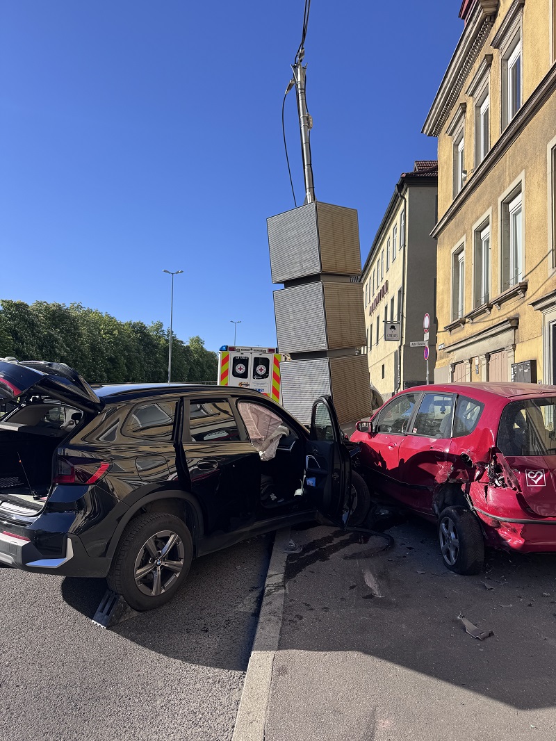 Vekehrsunfall mit zwei Fahrezugen