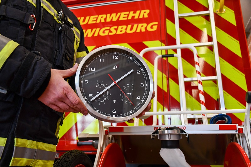 Uhr 