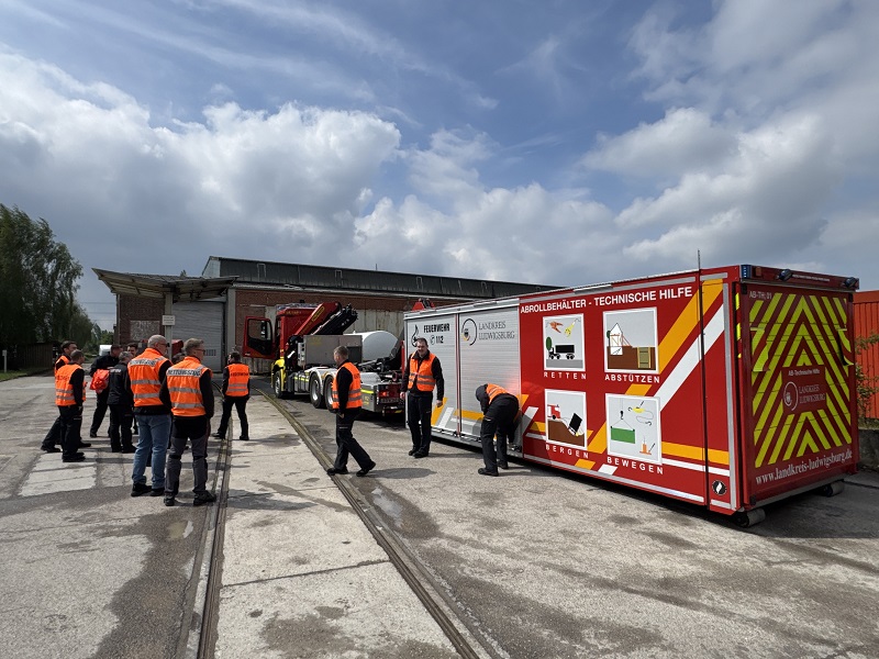 Einsatzkräfte am Arbeiten 
