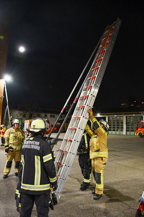 Grundausbildung Ehrenamt Leiteraufbau