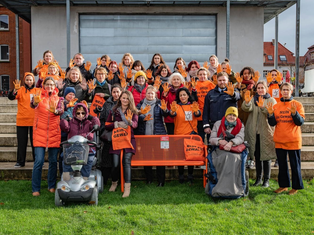 Gruppenbild "Orangene Bank" Gruppenbild "Orangene Bank"