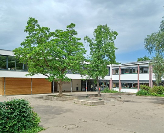01_Ansicht_Schulhof