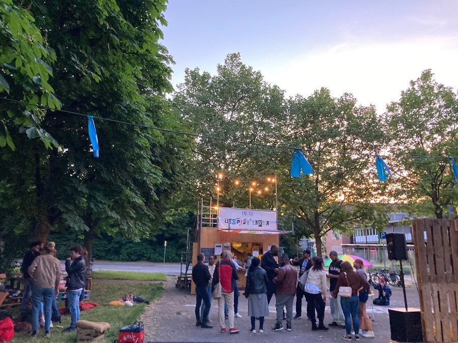 Publikum vor der Bühne 
