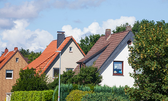 Drei Einfamilienhäuser