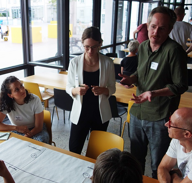 Ehrenamtliche engagieren sich gemeinsam für ein Ziel