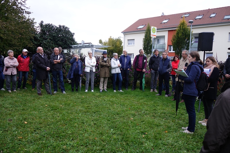 Begehung der Grünfläche „Bührerstraße“ beim Stadtteilspaziergang im Herbst 2019