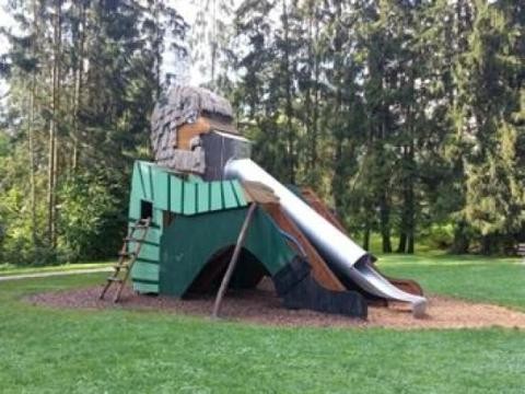 Kinderspielplatz Viehweide beim Naturfreundehaus Kinderspielplatz Viehweide beim Naturfreundehaus