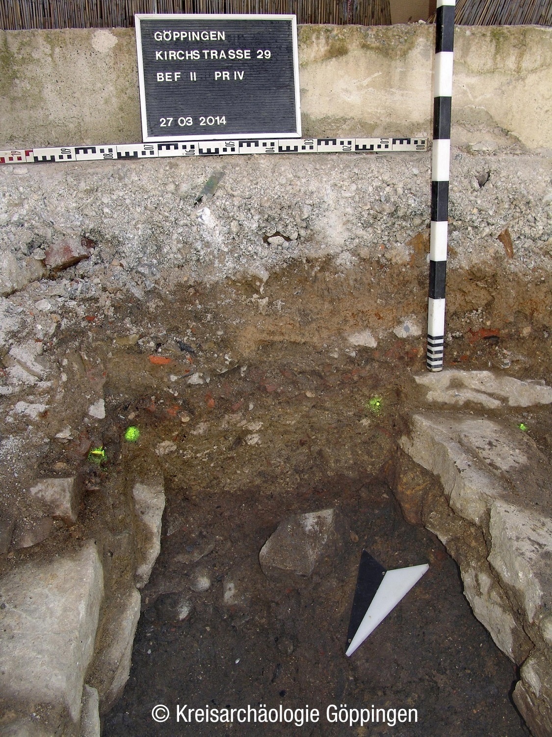 Anzeichen der Stadtbrände in der Kirchstraße (Foto: Kreisarchäologie Göppingen) Anzeichen der Stadtbrände in der Kirchstraße (Foto: Kreisarchäologie Göppingen)