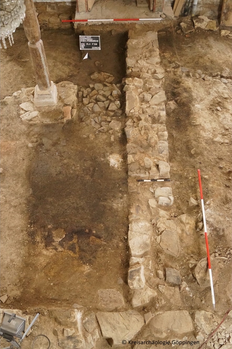 Blick in die ehemalige Pfarrkirche St. Otmar w&auml;hrend der Ausgrabungen 2022 (Foto: Kreisarch&auml;ologie G&ouml;ppingen)