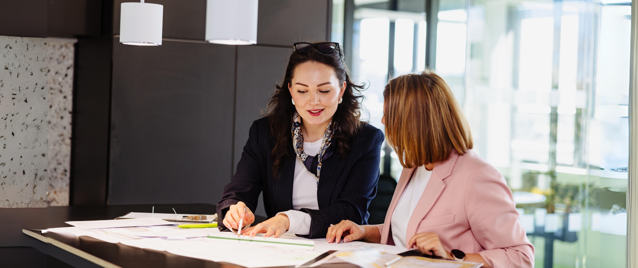 Beratung einer B&uuml;rgerin im Baurechtsamt