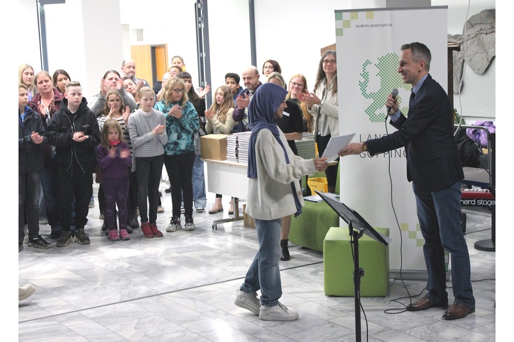 Verleihung der Staufer-Sch&uuml;lerpreise 2023 im Foyer des Landratsamtes G&ouml;ppingen