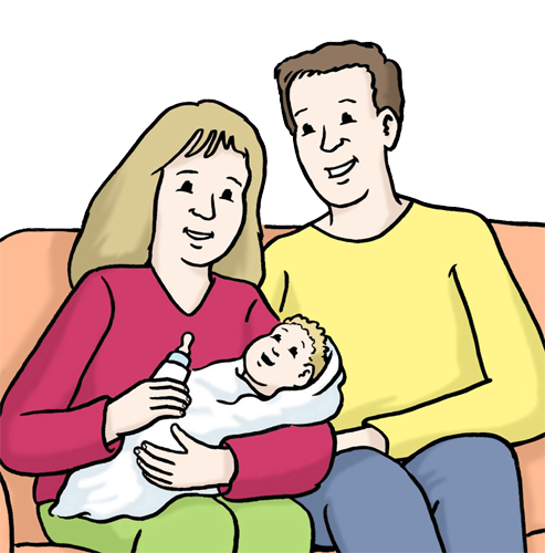 Ein Elternpaar sitzt mit einem Baby auf dem Sofa. Neben der Mutter steht eine Frau und hilft ihr mit dem Baby.