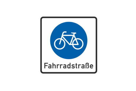 Verkehrszeichen mit Fahrradsymbol und Schriftzug "Fahrradstra&szlig;e"